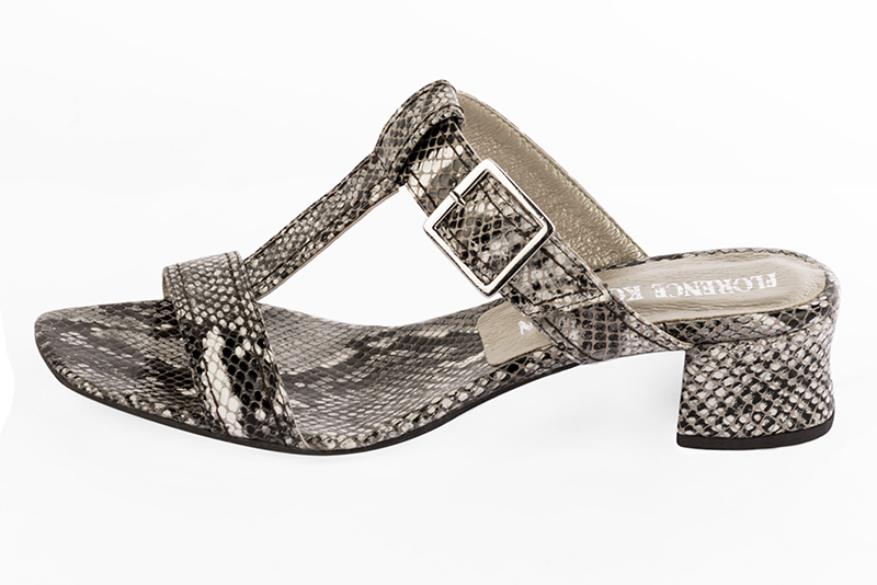 Natural beige women's fully open mule sandals. Square toe. Low flare heels. Profile view - Florence KOOIJMAN